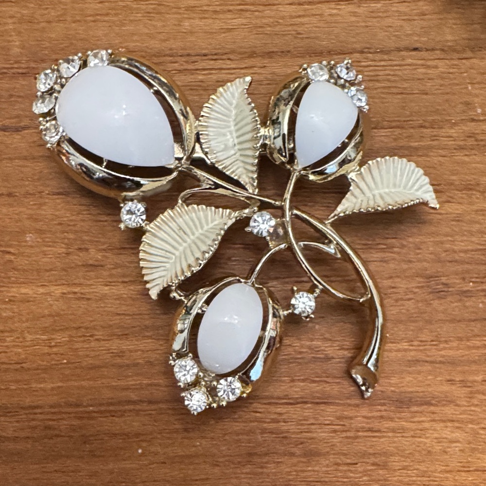 Vintage Coro Stylized Leaf Brooch